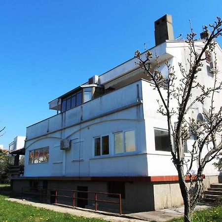 Apartments Tomislav Malinska Exterior photo
