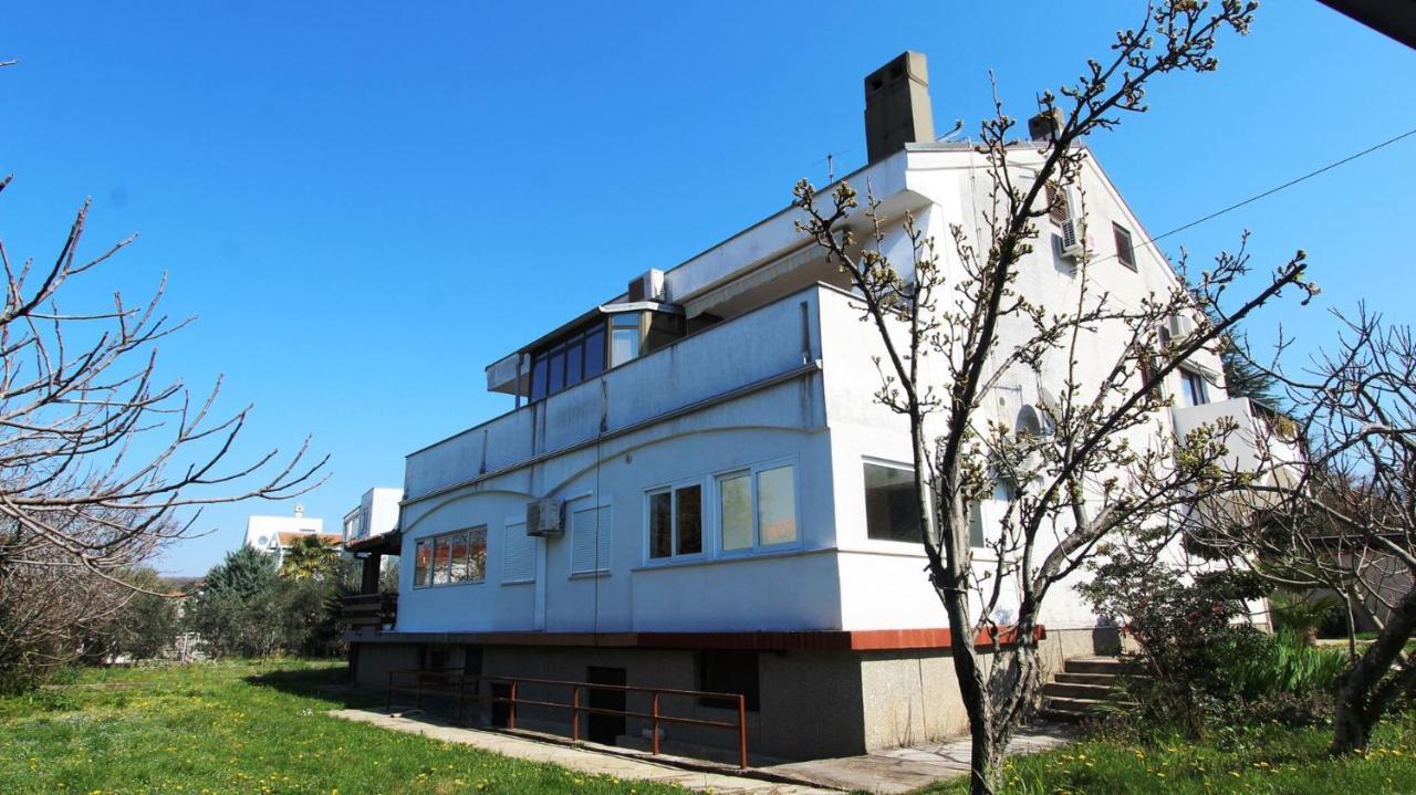 Apartments Tomislav Malinska Exterior photo