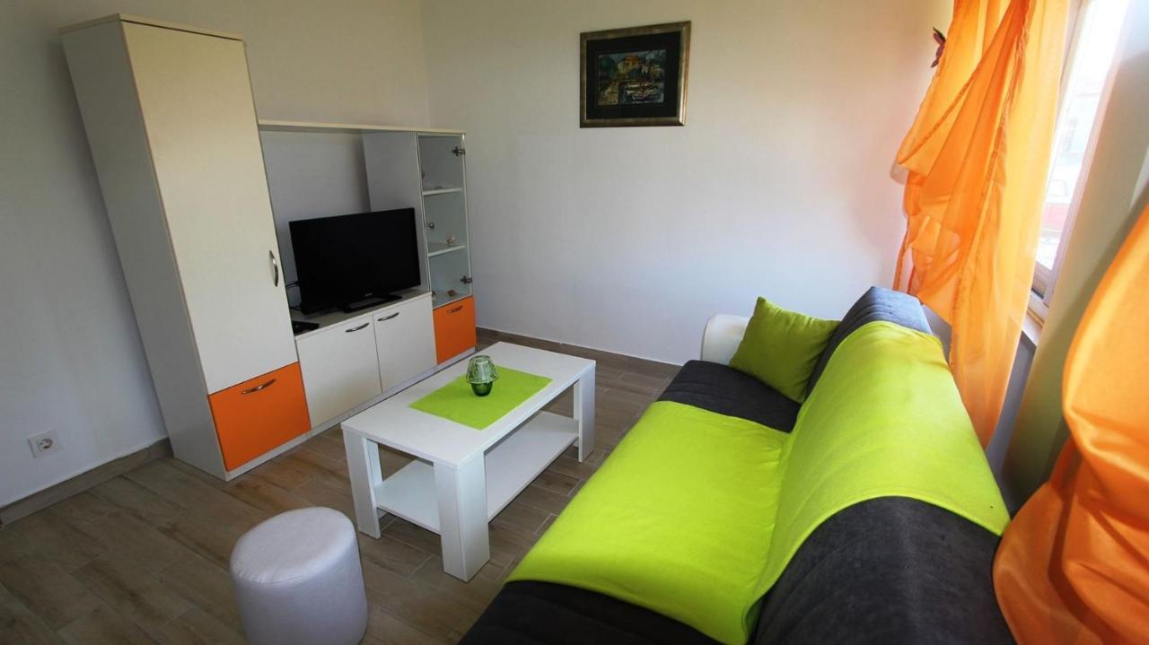 Apartments Tomislav Malinska Exterior photo